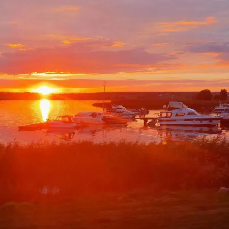 Moderne Mit Balkon Direkt An Der Peene Apartament Ziemitz