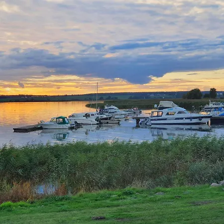 Moderne Mit Balkon Direkt An Der Peene Ziemitz