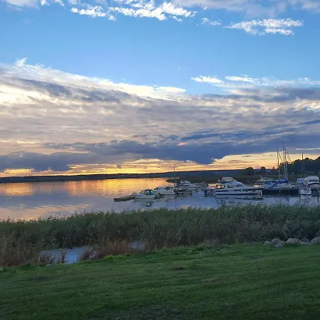 Moderne Mit Balkon Direkt An Der Peene Apartament