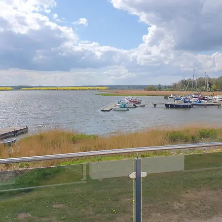 Apartament Moderne Mit Balkon Direkt An Der Peene *