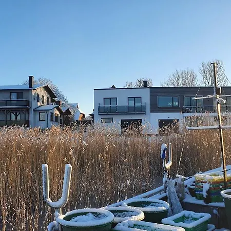 Moderne Mit Balkon Direkt An Der Peene Ziemitz